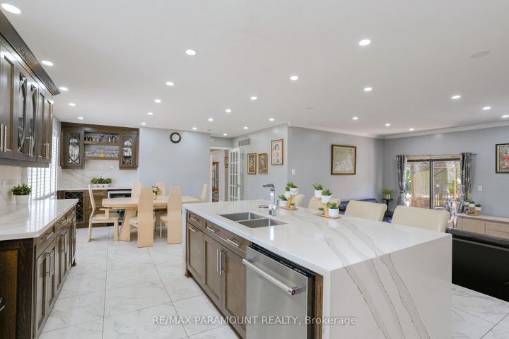 Photo 10 at 48 Boreham Circle, Snelgrove, Brampton