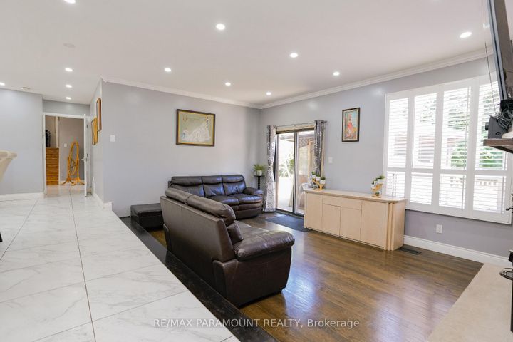Photo 13 at 48 Boreham Circle, Snelgrove, Brampton