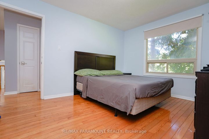 Photo 22 at 48 Boreham Circle, Snelgrove, Brampton