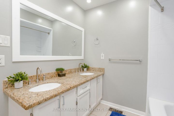 Photo 24 at 48 Boreham Circle, Snelgrove, Brampton