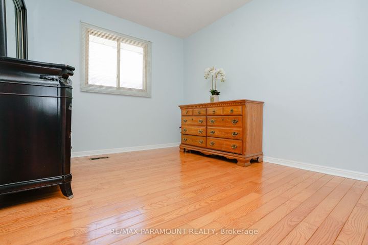 Photo 26 at 48 Boreham Circle, Snelgrove, Brampton