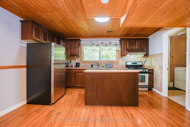 Photo 31 at 48 Boreham Circle, Snelgrove, Brampton