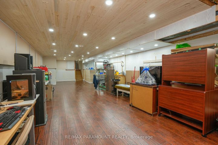 Photo 37 at 48 Boreham Circle, Snelgrove, Brampton