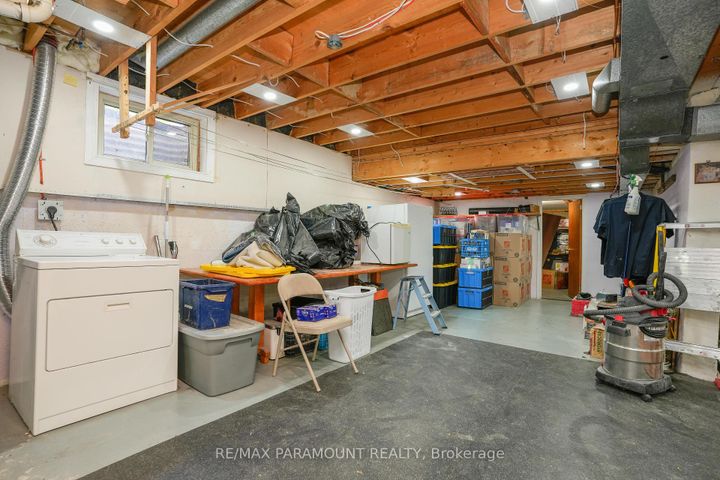 Photo 38 at 48 Boreham Circle, Snelgrove, Brampton