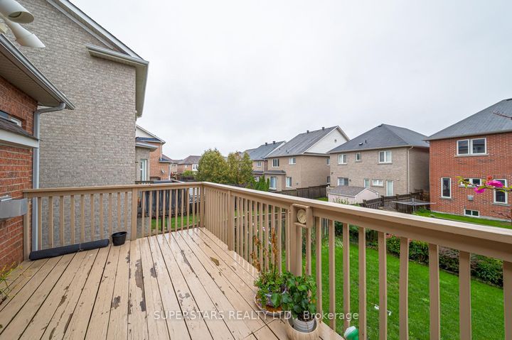 Photo 12 at 9 Weatherill Road, Berczy, Markham