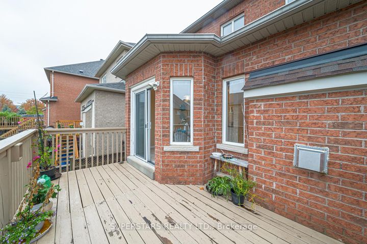 Photo 13 at 9 Weatherill Road, Berczy, Markham
