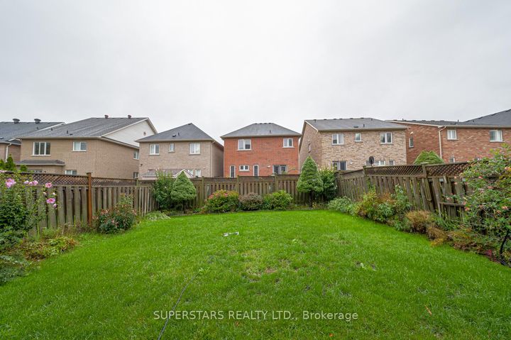 Photo 27 at 9 Weatherill Road, Berczy, Markham