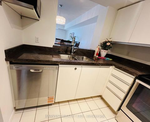Photo 14 at 2206 - 18 HILLCREST Avenue, Willowdale East, Toronto