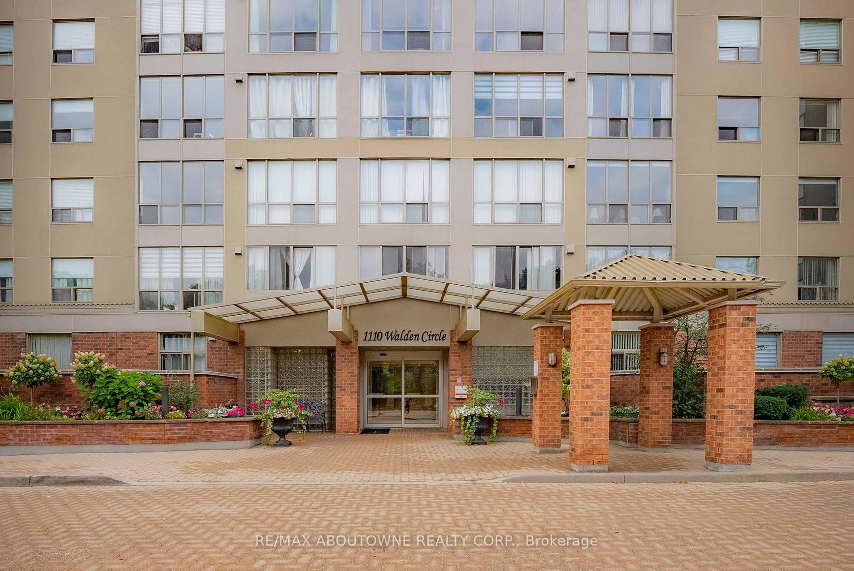 903 - 1110 Walden Circle, Clarkson, Mississauga 