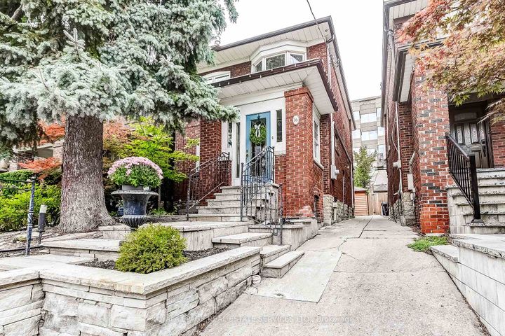Photo 1 at 16 Larkin Avenue, Swansea, Toronto