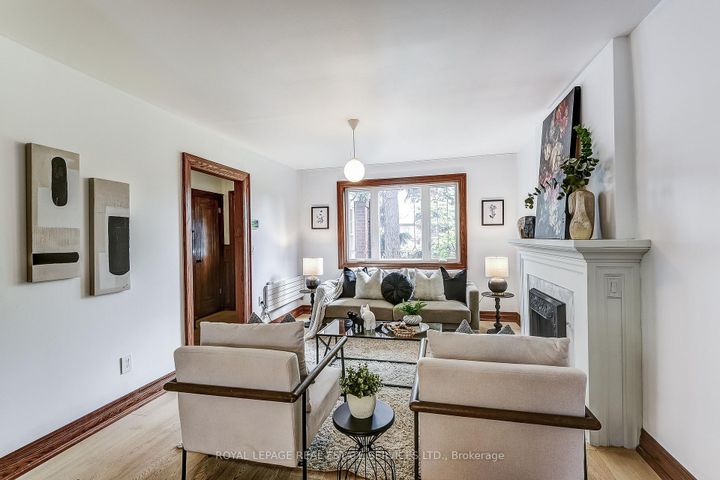 Photo 7 at 16 Larkin Avenue, Swansea, Toronto