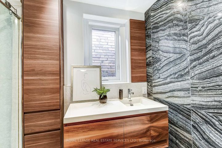 Photo 28 at 16 Larkin Avenue, Swansea, Toronto