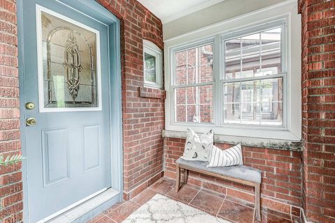 Photo 4 at 16 Larkin Avenue, Swansea, Toronto