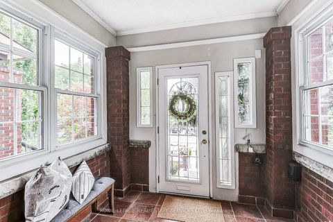 Photo 5 at 16 Larkin Avenue, Swansea, Toronto