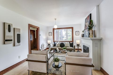 Photo 7 at 16 Larkin Avenue, Swansea, Toronto