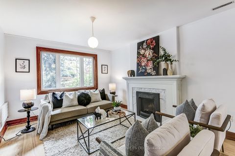 Photo 9 at 16 Larkin Avenue, Swansea, Toronto
