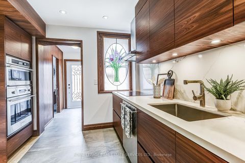 Photo 17 at 16 Larkin Avenue, Swansea, Toronto