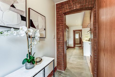 Photo 21 at 16 Larkin Avenue, Swansea, Toronto