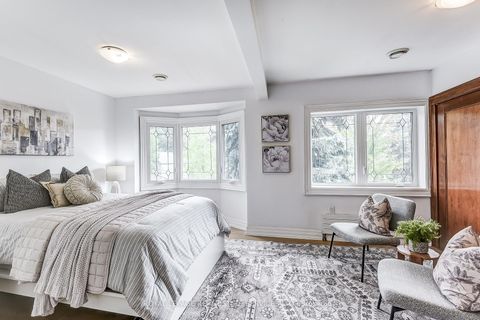 Photo 24 at 16 Larkin Avenue, Swansea, Toronto