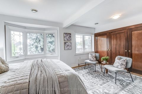 Photo 27 at 16 Larkin Avenue, Swansea, Toronto