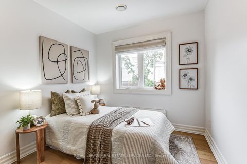 Photo 30 at 16 Larkin Avenue, Swansea, Toronto