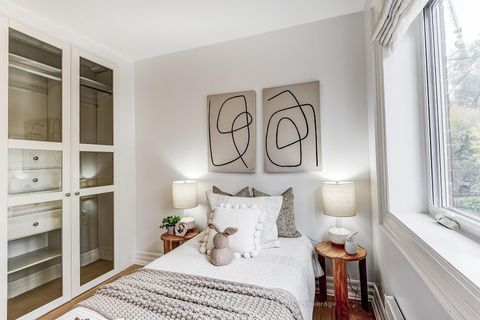 Photo 32 at 16 Larkin Avenue, Swansea, Toronto