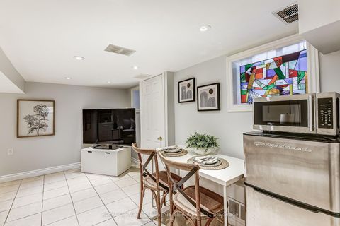 Photo 39 at 16 Larkin Avenue, Swansea, Toronto
