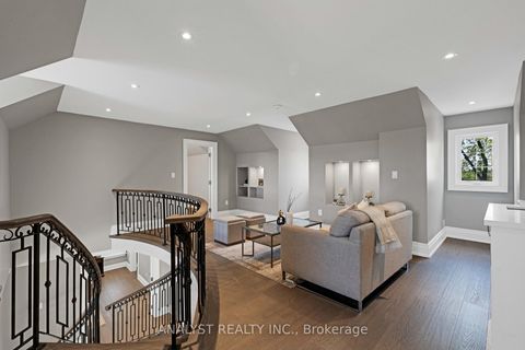 Photo 32 at 10690 Islington Avenue, Kleinburg, Vaughan