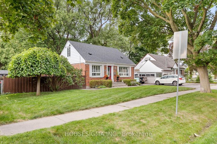 Photo 2 at 129 Edgecroft Road, Queensway, Toronto
