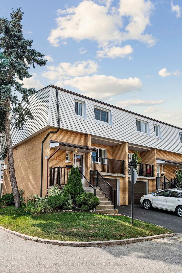 Photo 0 at 112 - 3175 Kirwin Avenue, Cooksville, Mississauga