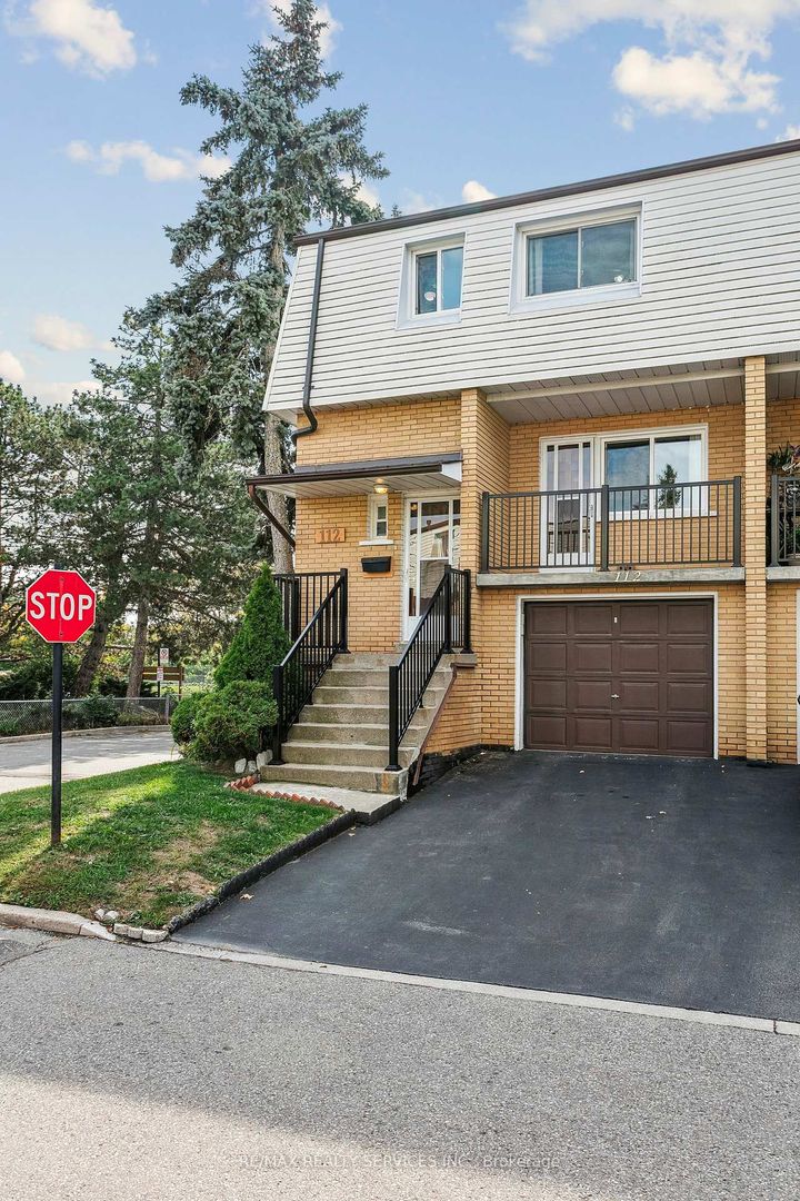 Photo 1 at 112 - 3175 Kirwin Avenue, Cooksville, Mississauga