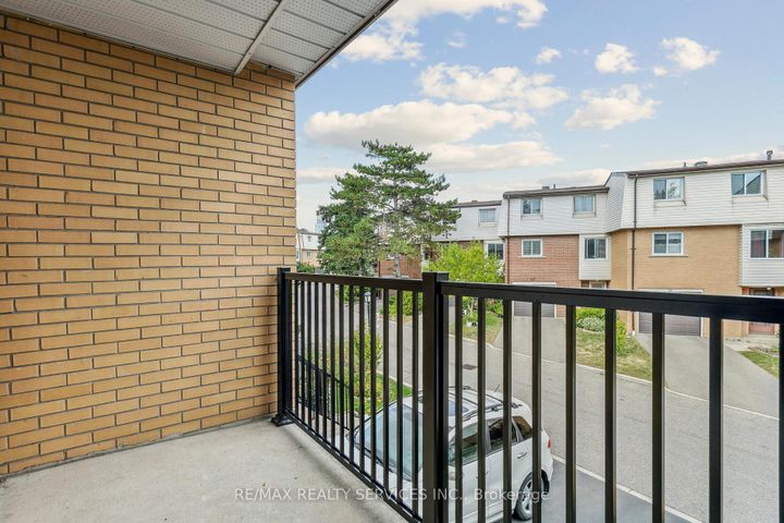 Photo 9 at 112 - 3175 Kirwin Avenue, Cooksville, Mississauga
