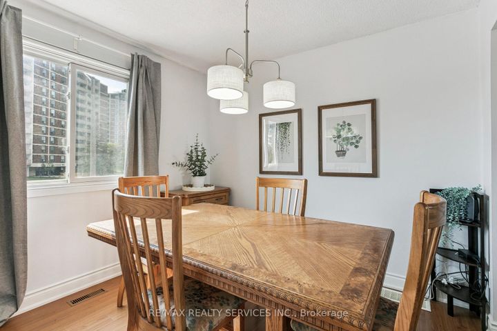 Photo 11 at 112 - 3175 Kirwin Avenue, Cooksville, Mississauga