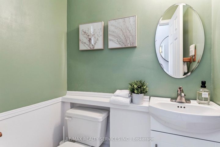 Photo 16 at 112 - 3175 Kirwin Avenue, Cooksville, Mississauga
