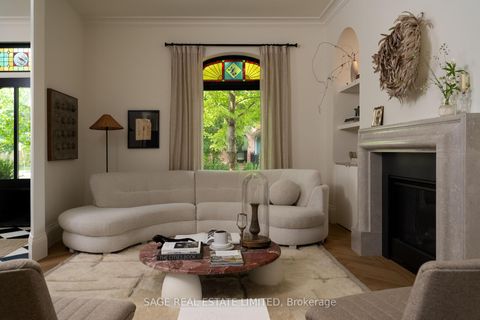 Photo 4 at 239 Borden Street, University, Toronto