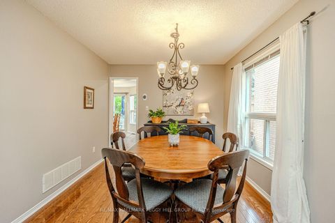 Photo 9 at 47 Finlay Road, West Bayfield, Barrie Photo 9 at 47 Finlay Road, West Bayfield, Barrie