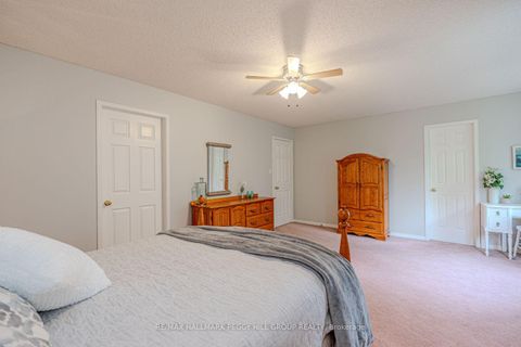 Photo 11 at 47 Finlay Road, West Bayfield, Barrie Photo 11 at 47 Finlay Road, West Bayfield, Barrie