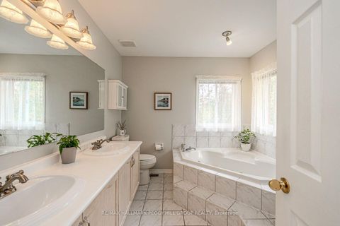 Photo 12 at 47 Finlay Road, West Bayfield, Barrie Photo 12 at 47 Finlay Road, West Bayfield, Barrie