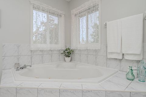 Photo 13 at 47 Finlay Road, West Bayfield, Barrie Photo 13 at 47 Finlay Road, West Bayfield, Barrie