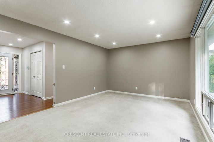 Photo 6 at 42 Boreham Circle, Snelgrove, Brampton