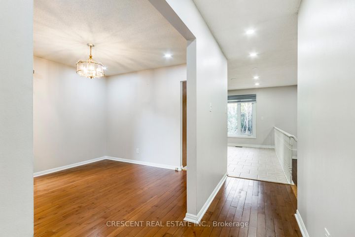 Photo 7 at 42 Boreham Circle, Snelgrove, Brampton