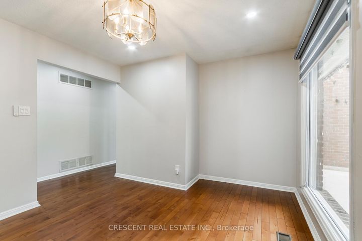 Photo 10 at 42 Boreham Circle, Snelgrove, Brampton