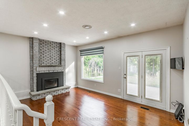 Photo 11 at 42 Boreham Circle, Snelgrove, Brampton