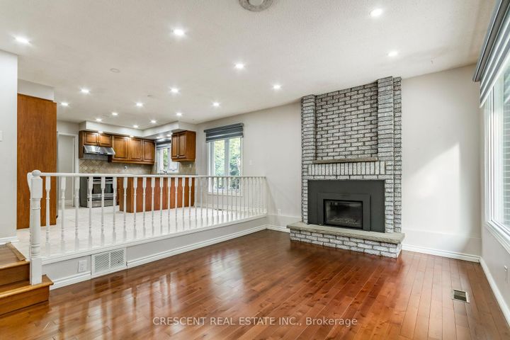 Photo 12 at 42 Boreham Circle, Snelgrove, Brampton