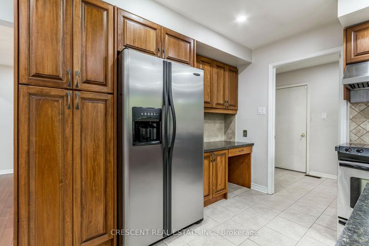 Photo 18 at 42 Boreham Circle, Snelgrove, Brampton