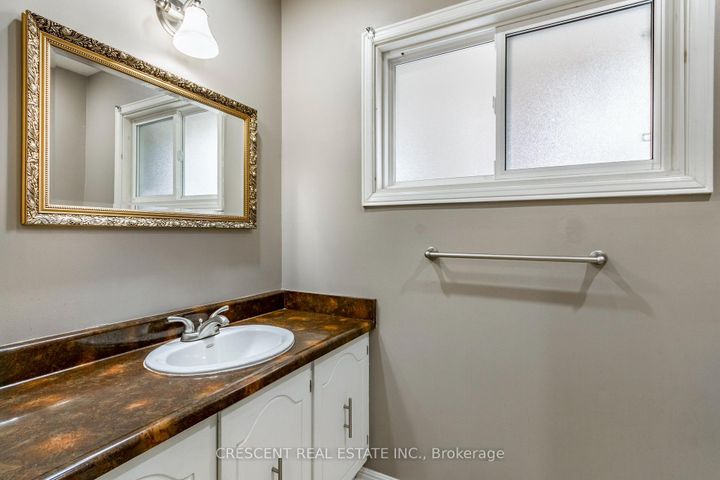 Photo 19 at 42 Boreham Circle, Snelgrove, Brampton