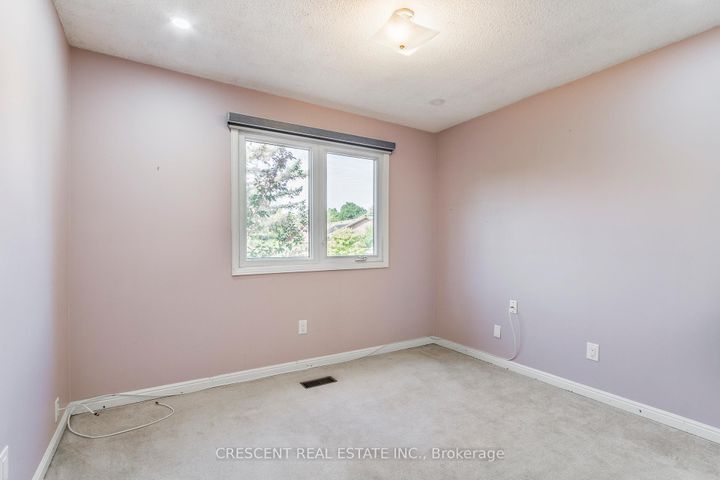 Photo 20 at 42 Boreham Circle, Snelgrove, Brampton