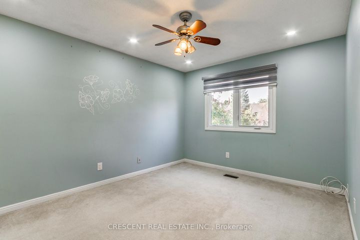 Photo 22 at 42 Boreham Circle, Snelgrove, Brampton