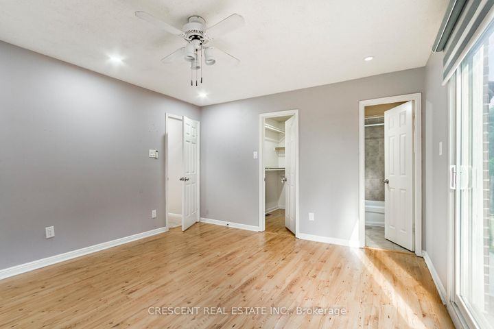 Photo 30 at 42 Boreham Circle, Snelgrove, Brampton