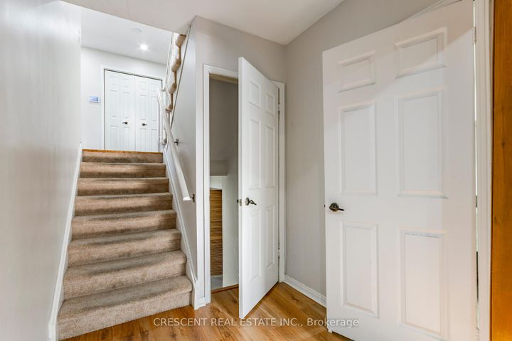 Photo 33 at 42 Boreham Circle, Snelgrove, Brampton